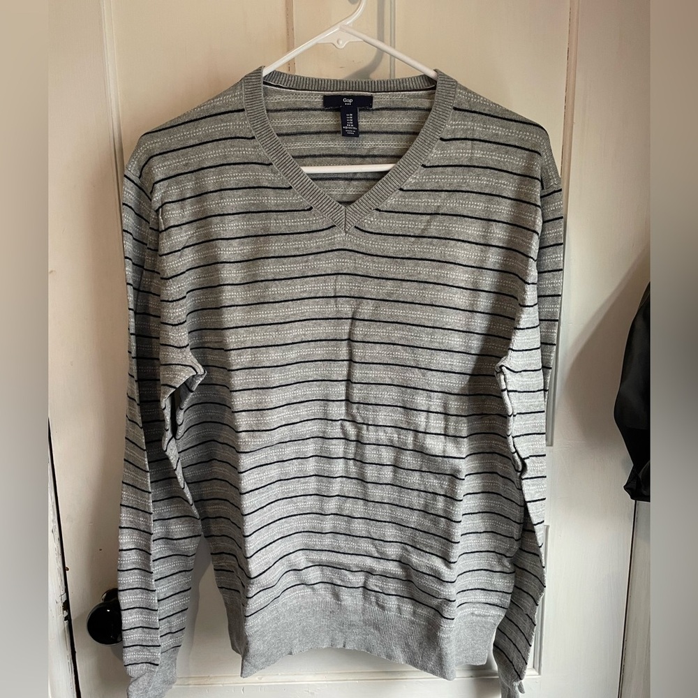 GAP - Men's Medium - Gray Striped Sweater